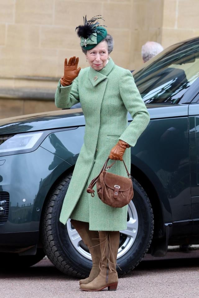 Royal family pays tribute to ailing Kate Middleton at Easter Sunday service